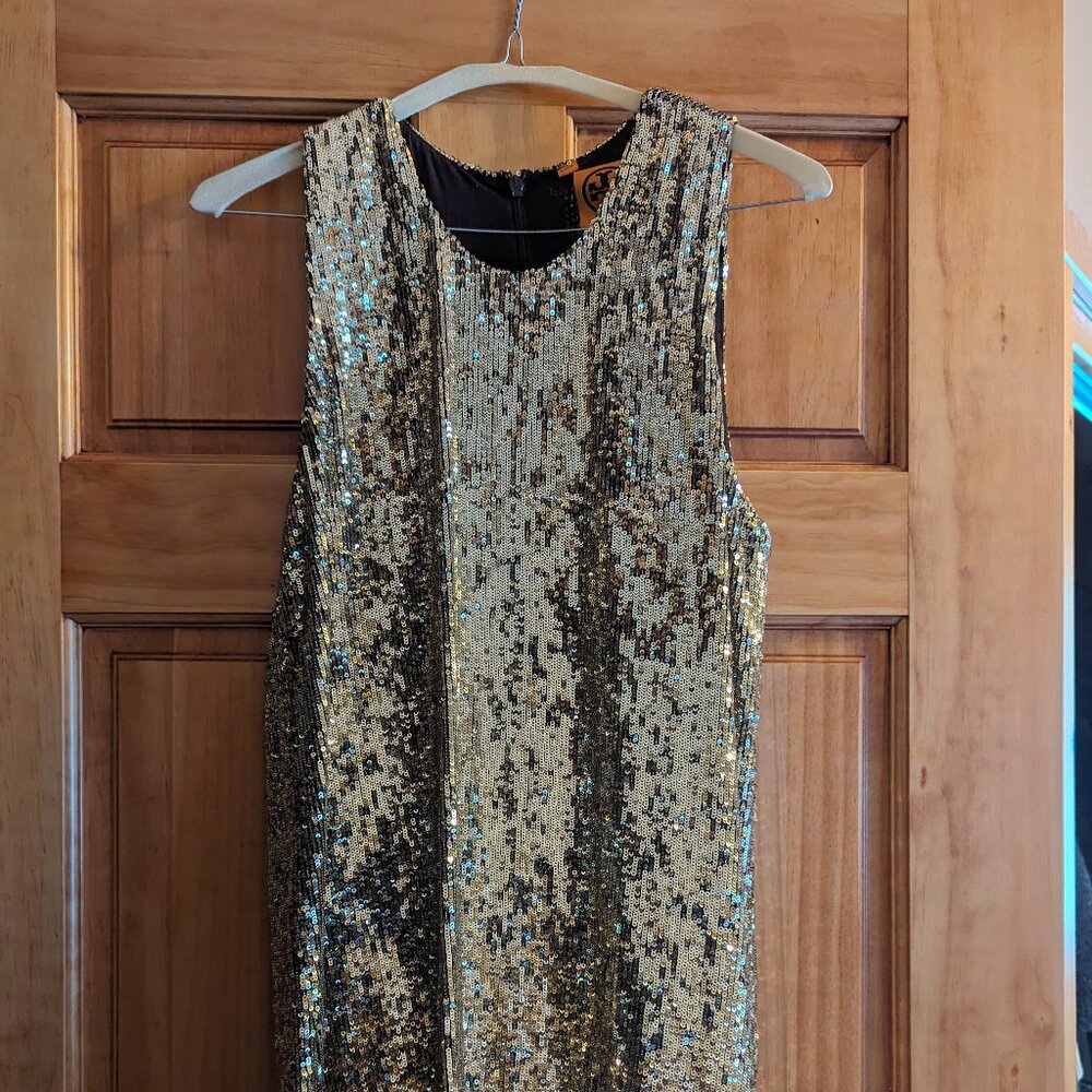 Gold sparkle party dress!
